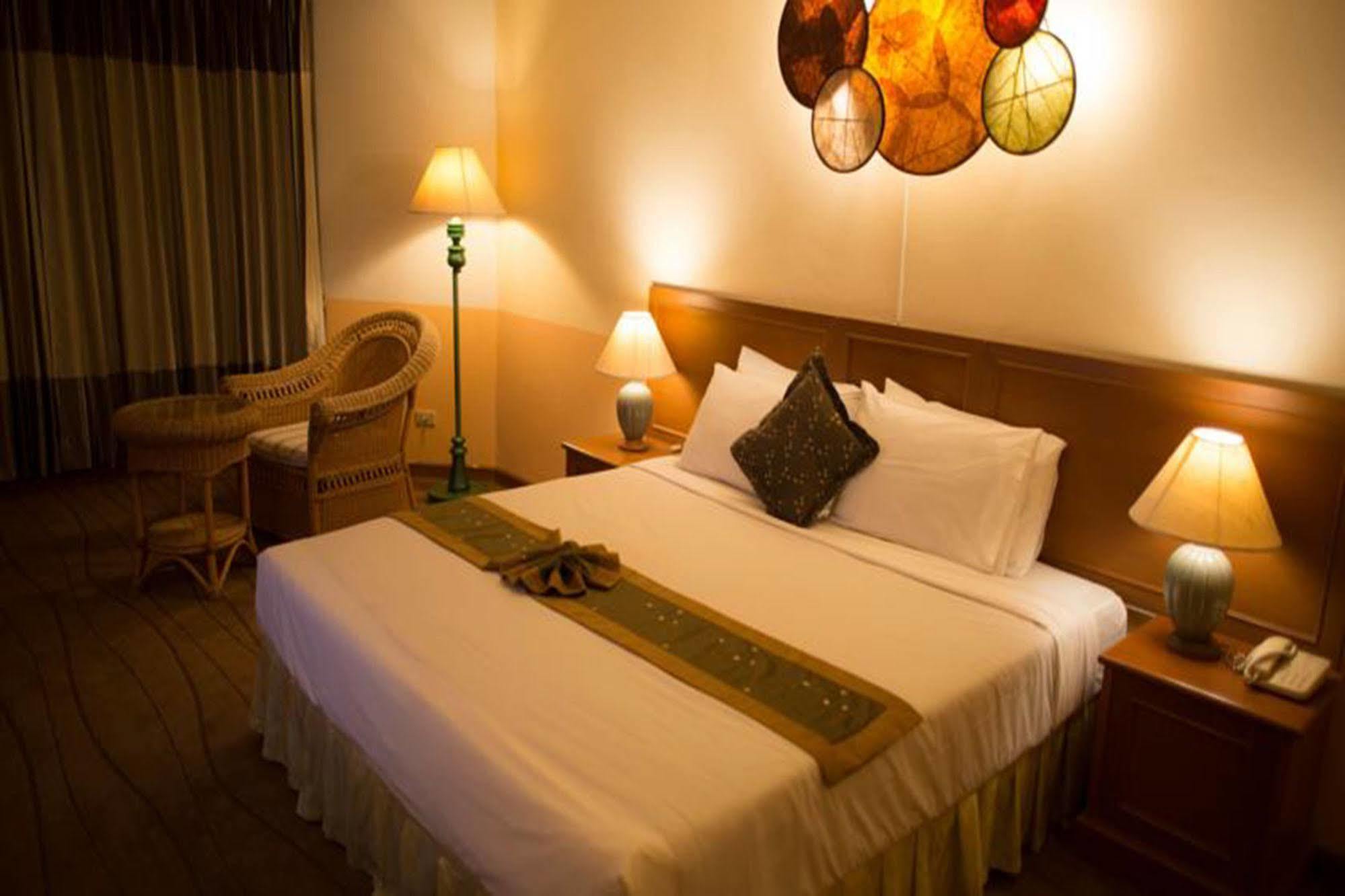 Phayao Gateway Hotel Esterno foto